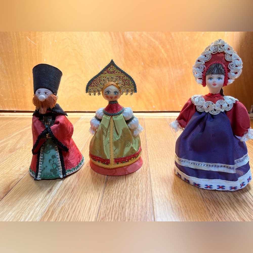3 small dolls